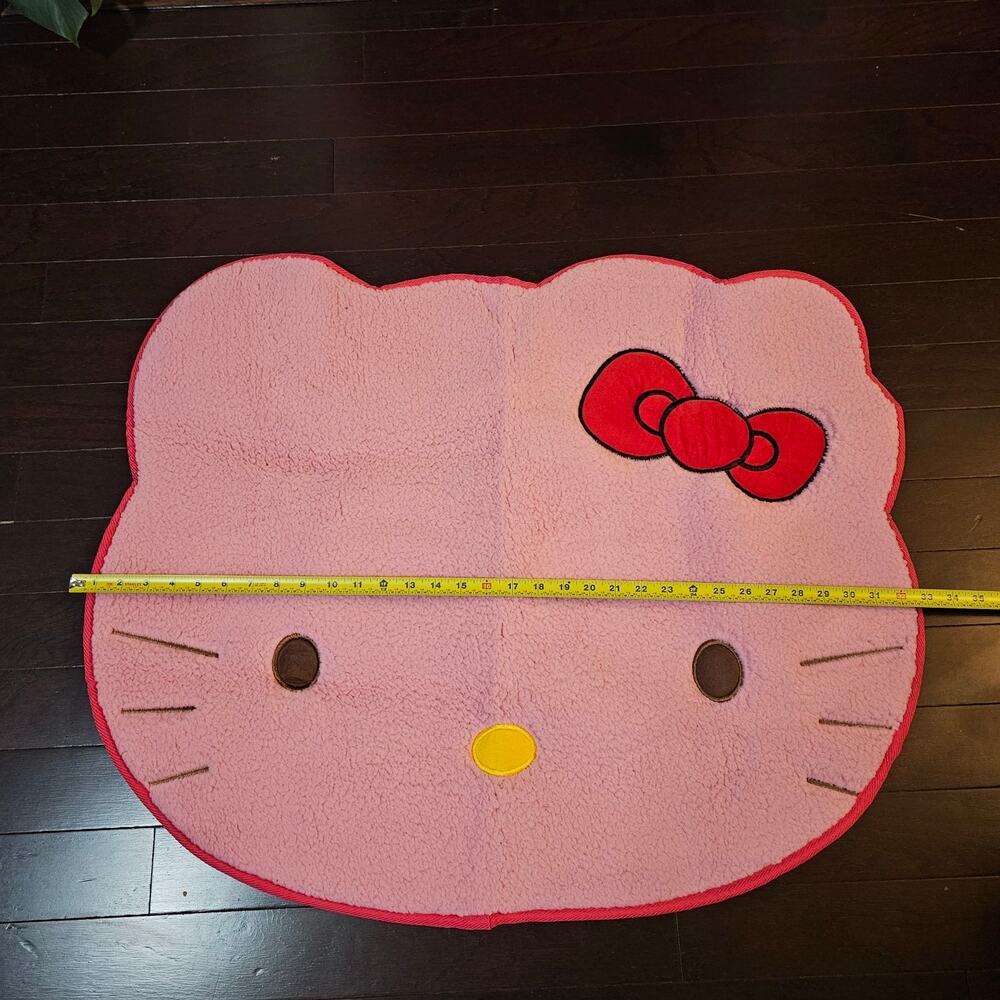 Hello Kitty Bath Mat or Throw Rug Decor NEW - Picture 3 of 4